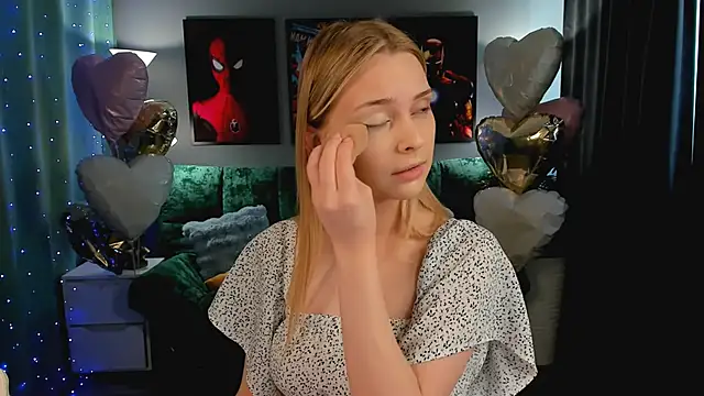 Snapshot of JinxTonks chatting on February 26, 6:23 am JinxTonks online show from February 26, 6:23 am