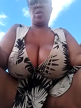 bubblendz1988 online show from February 25, 12:48 pm