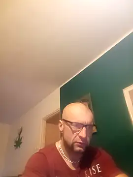 Snapshot of bobbuilder77pl chatting on February 18, 7:19 pm bobbuilder77pl online show from February 18, 7:19 pm