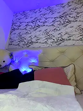 Lili  taylor online show from October 16, 12:44 am