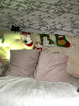 Lili  taylor online show from December 21, 2:19 am