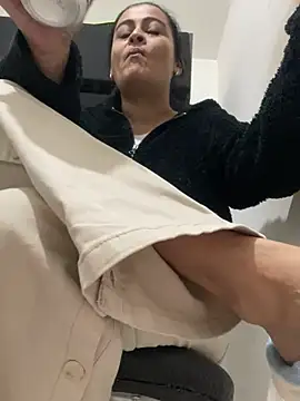 Lili  taylor online show from March 9, 2:04 am