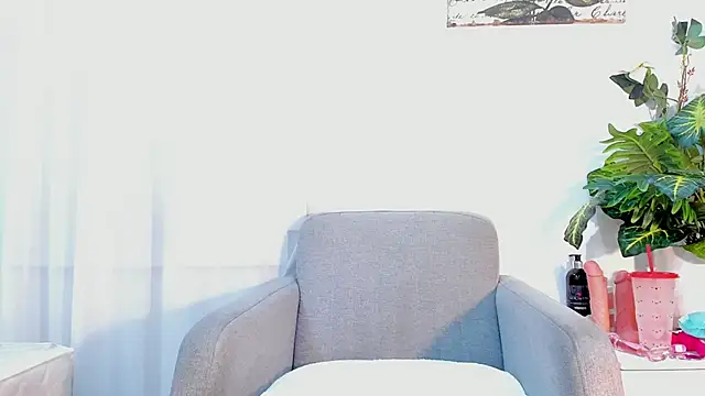 Snapshot of SiennaLustt chatting on February 21, 1:55 am SiennaLustt online show from February 21, 1:55 am