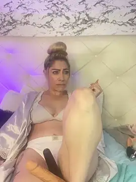 viktoria davis  online show from February 19, 12:46 am