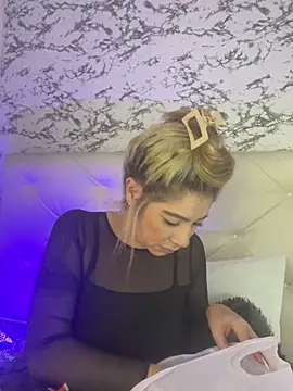 viktoria davis  online show from February 21, 11:21 pm