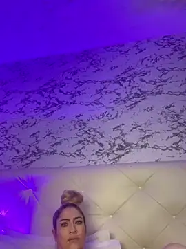 viktoria davis  online show from February 24, 1:02 am