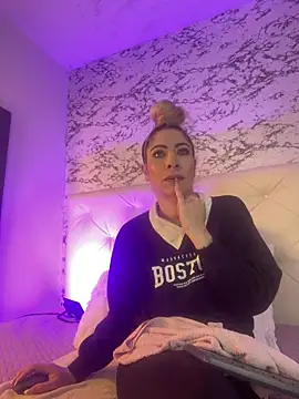 viktoria davis  online show from February 28, 10:39 pm