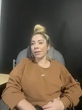 viktoria davis  online show from March 13, 1:21 am