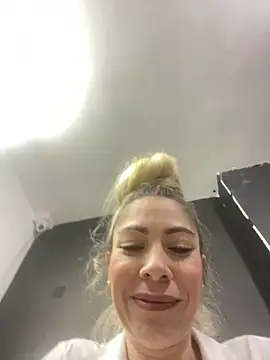 viktoria davis  online show from March 15, 10:22 pm