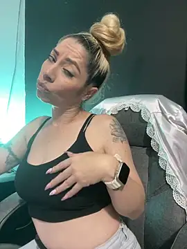 viktoria davis  online show from March 20, 1:13 am