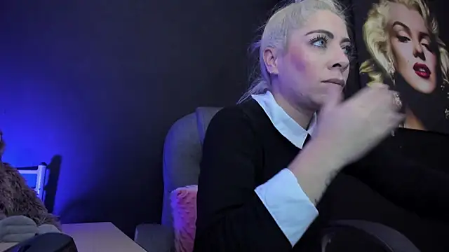 viktoria davis  online show from October 8, 1:14 am