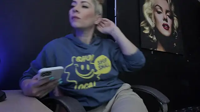 viktoria davis  online show from October 15, 10:21 pm