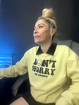 viktoria davis  online show from November 27, 12:24 am