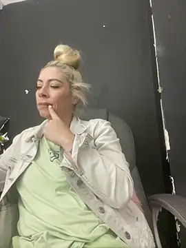 viktoria davis  online show from January 5, 10:24 pm