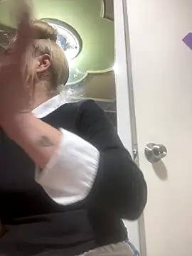 viktoria davis  online show from January 8, 10:34 pm