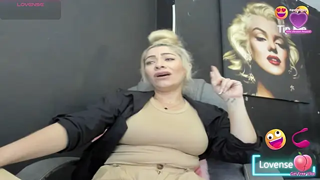 viktoria davis  online show from January 13, 10:37 pm