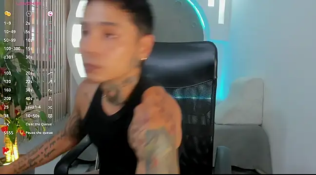 Snapshot of tattokoi chatting on March 4, 10:05 pm tattokoi online show from March 4, 10:05 pm