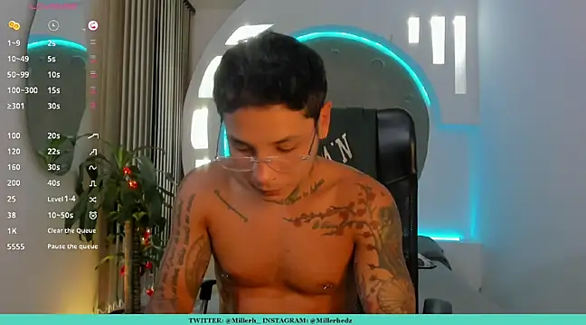 Snapshot of tattokoi chatting on March 8, 2:23 am tattokoi online show from March 8, 2:23 am