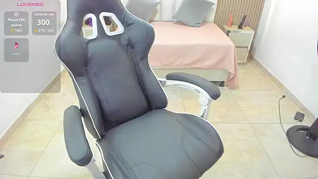 Zulema hamdi online show from December 19, 12:23 pm