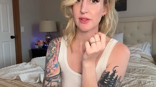 Officiallyonlytams online show from November 24, 5:12 pm