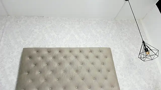 Snapshot of Dayana__Ospina chatting on October 9, 8:51 pm Dayana Ospina online show from October 9, 8:51 pm