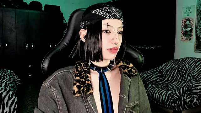 roxy toxic online show from December 19, 2:07 am