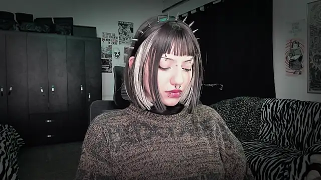 roxy toxic online show from June 10, 12:33 am