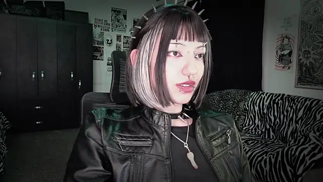 roxy toxic online show from June 11, 2:00 am