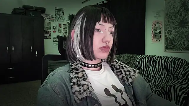roxy toxic online show from June 18, 12:55 am