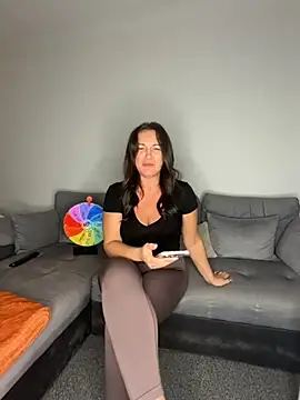 GoddessLucyRose online show from September 22, 8:22 pm