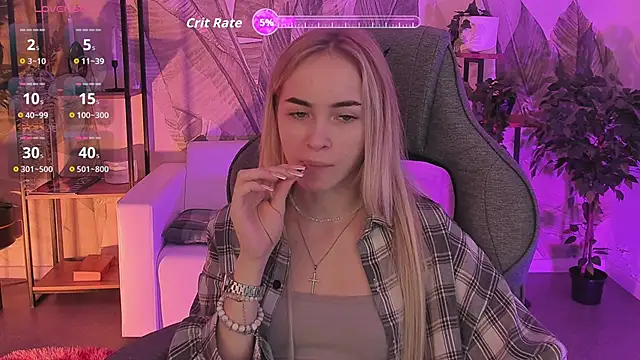 Snapshot of DakotaaJohnnson chatting on October 14, 8:26 am DakotaaJohnnson online show from October 14, 8:26 am