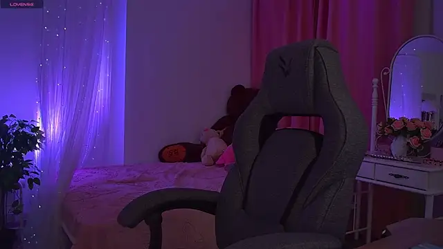 Snapshot of DakotaaJohnnson chatting on October 27, 11:47 am DakotaaJohnnson online show from October 27, 11:47 am