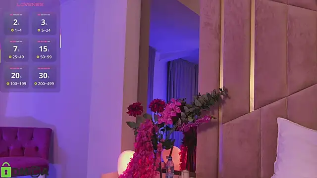 Snapshot of MaeveDream chatting on October 7, 6:27 pm MaeveDream online show from October 7, 6:27 pm