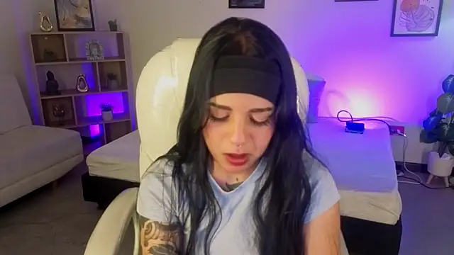 Nicole Foxx  online show from October 20, 7:47 pm