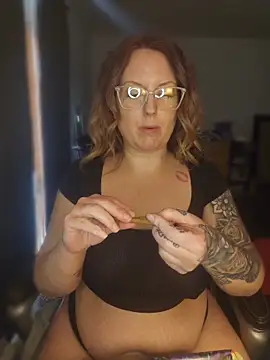 TattedMamaXOXO online show from April 20, 5:26 pm