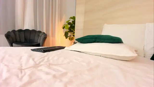 Snapshot of EllaWhiteX chatting on May 22, 5:07 pm EllaWhiteX online show from May 22, 5:07 pm