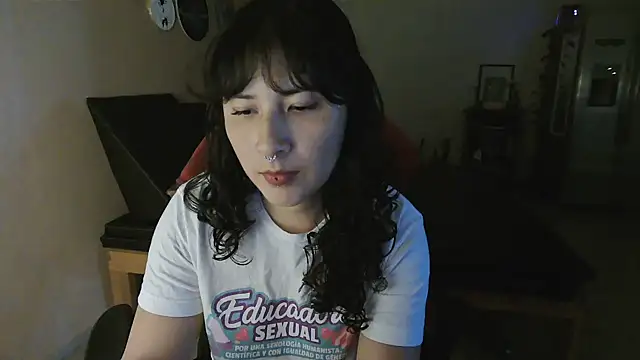 GinnyDelice online show from October 22, 2:12 am