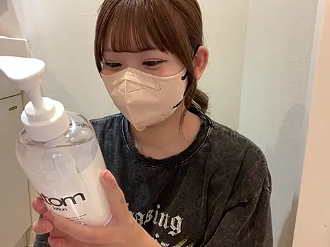 Snapshot of shina_mo_n_ch chatting on February 28, 1:39 am shina mo n ch online show from February 28, 1:39 am