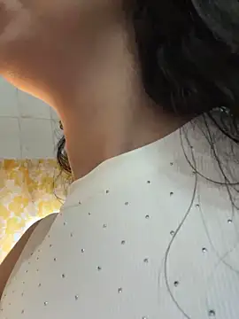 Snapshot of majdolin78 chatting on October 31, 10:27 am majdolin78 online show from October 31, 10:27 am