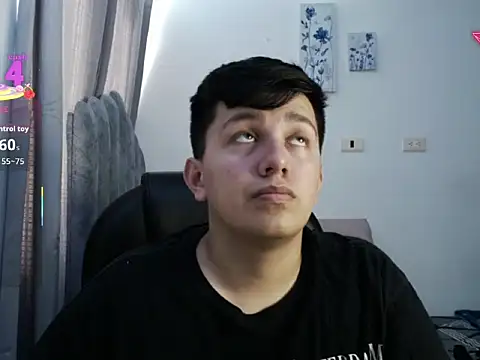 Snapshot of Alan_red chatting on January 9, 7:37 pm Alan red online show from January 9, 7:37 pm