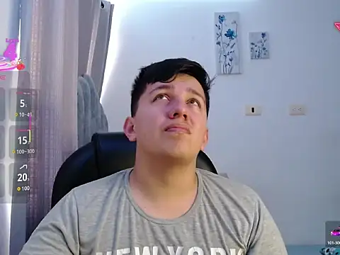 Snapshot of Alan_red chatting on February 6, 3:48 pm Alan red online show from February 6, 3:48 pm