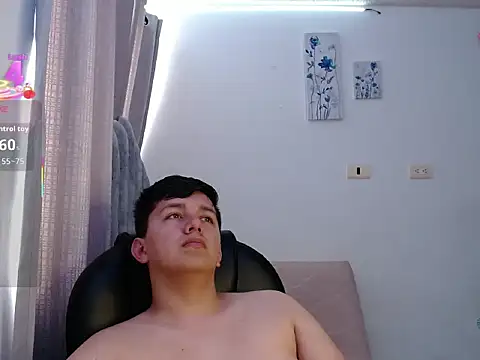 Snapshot of Alan_red chatting on February 13, 4:36 pm Alan red online show from February 13, 4:36 pm