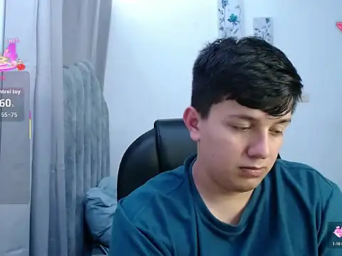 Snapshot of Alan_red chatting on February 21, 1:17 am Alan red online show from February 21, 1:17 am