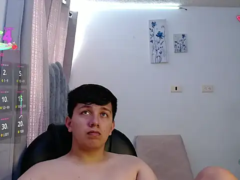 Snapshot of Alan_red chatting on February 24, 3:32 pm Alan red online show from February 24, 3:32 pm