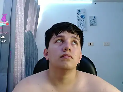 Snapshot of Alan_red chatting on February 25, 3:43 pm Alan red online show from February 25, 3:43 pm