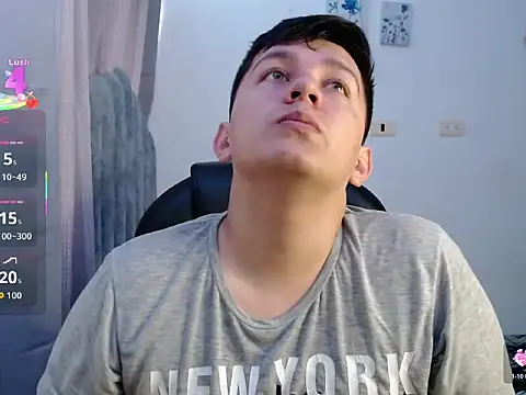 Snapshot of Alan_red chatting on March 18, 4:32 pm Alan red online show from March 18, 4:32 pm