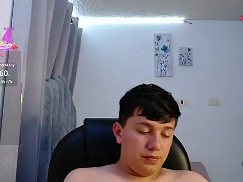 Snapshot of Alan_red chatting on March 25, 12:49 am Alan red online show from March 25, 12:49 am