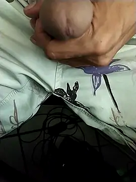 Snapshot of marcello69sexo chatting on February 13, 7:13 am marcello69sexo online show from February 13, 7:13 am