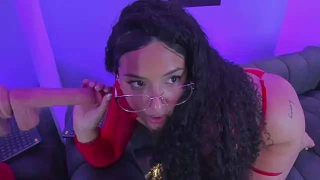 tatii moon online show from February 4, 9:38 am