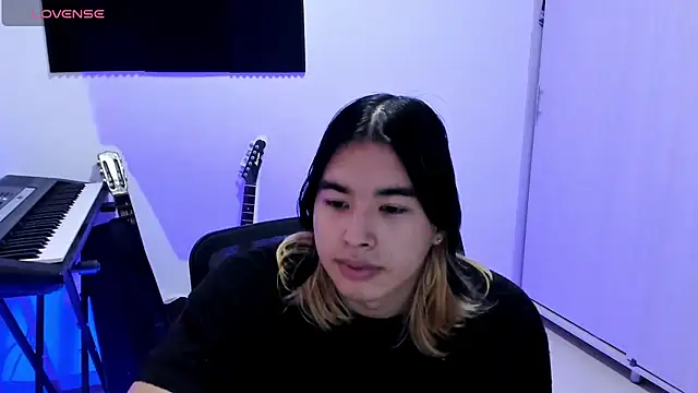 Snapshot of JordiWilld chatting on February 18, 10:03 pm JordiWilld online show from February 18, 10:03 pm